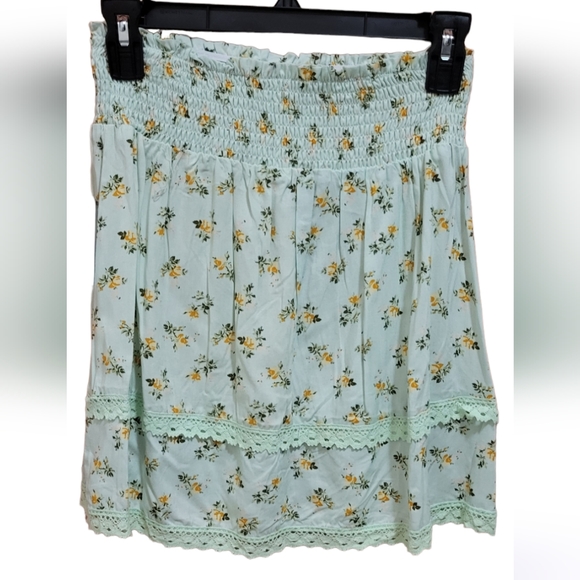 City Traingles Floral Dress Set (NWT) - Picture 10 of 11